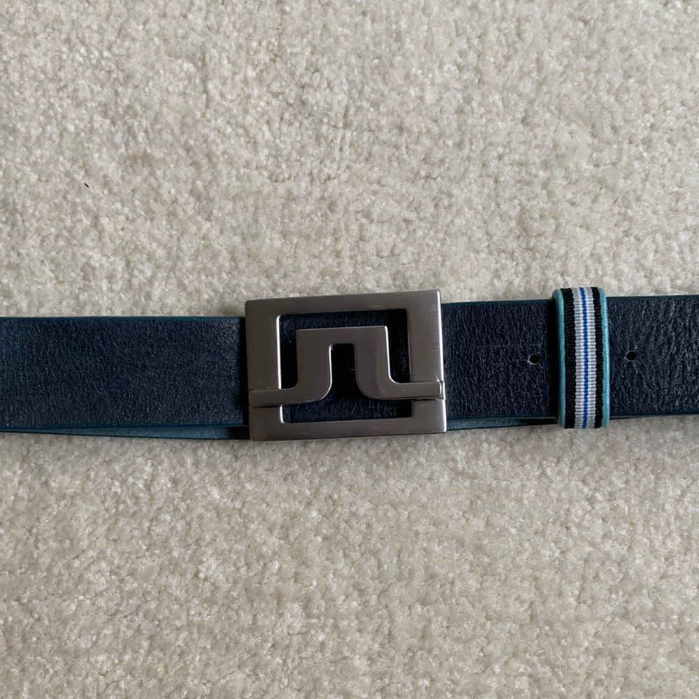 JLindeberg Navy Belt size 32. Leather good condition